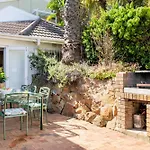 Charming 6-Br Camps Bay Villa 2 Pools And Sea Views