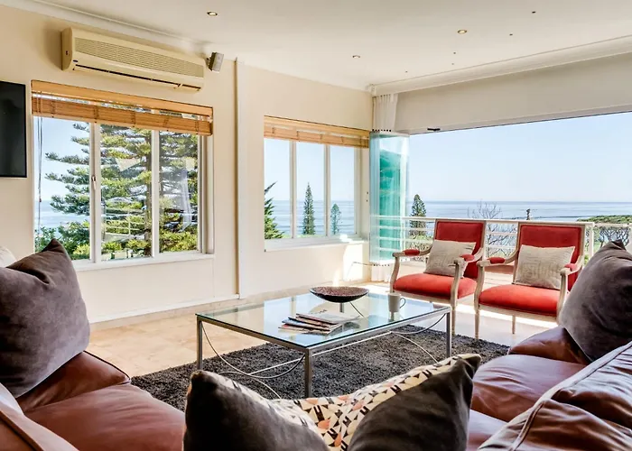Charming 6-Br Camps Bay Villa 2 Pools And Sea Views
