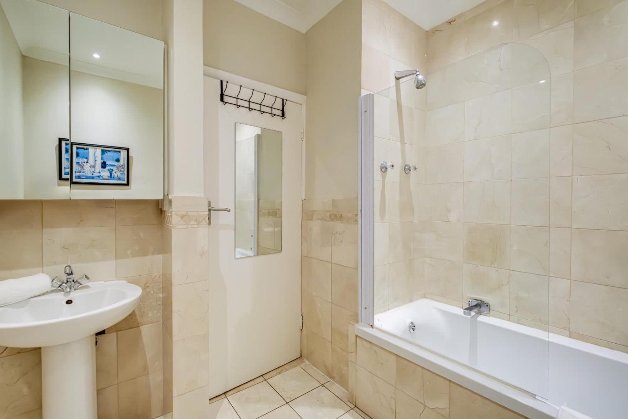 Holiday home Charming 6-br Camps Bay 2 Pools And Sea Views