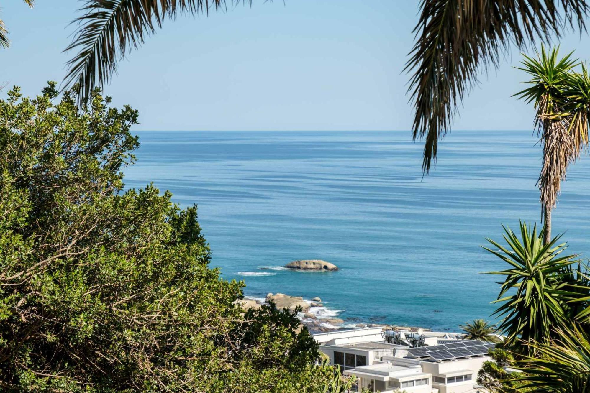 Charming 6-br Camps Bay 2 Pools And Sea Views Holiday home *