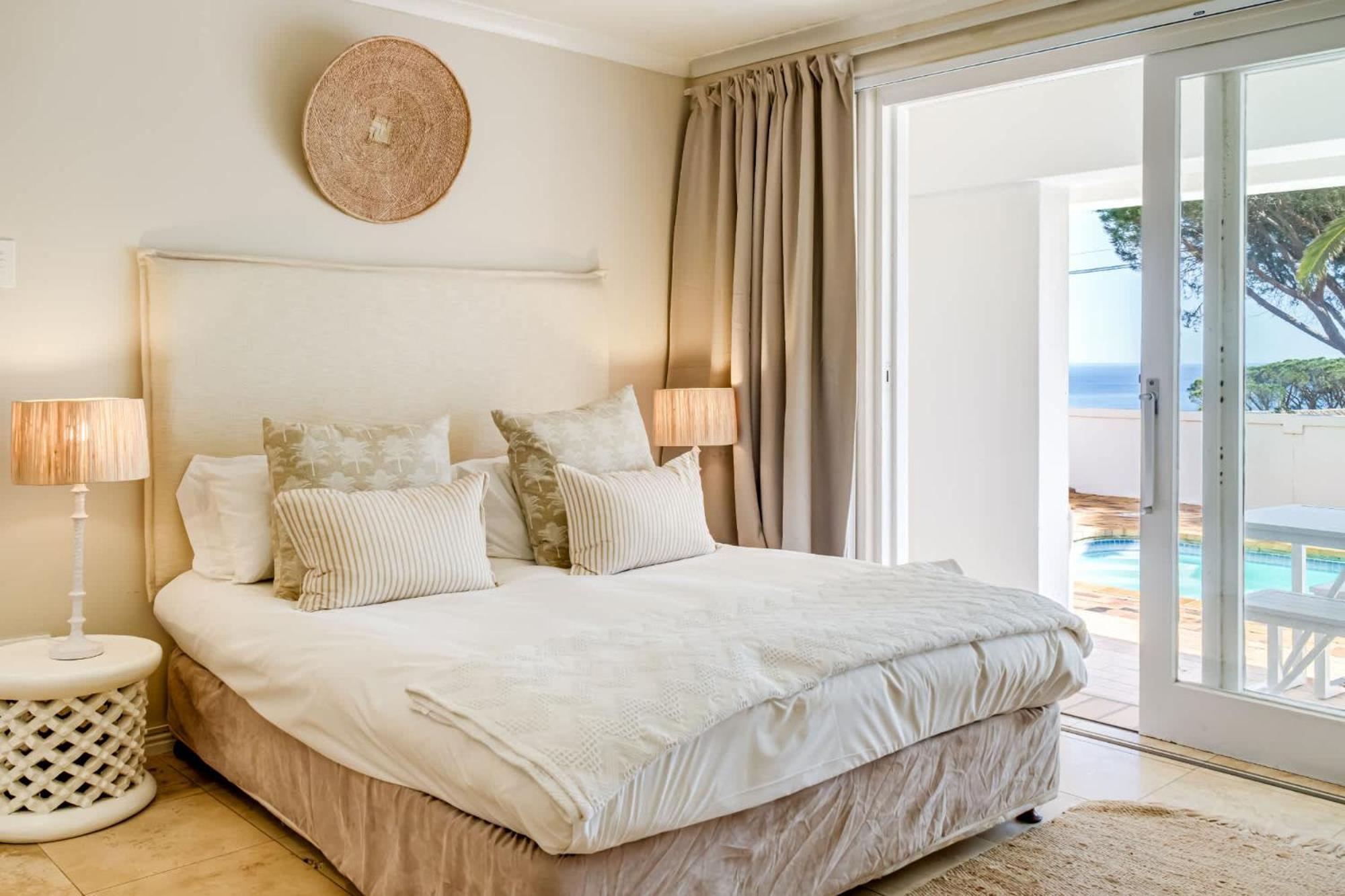 Charming 6-br Camps Bay 2 Pools And Sea Views *
