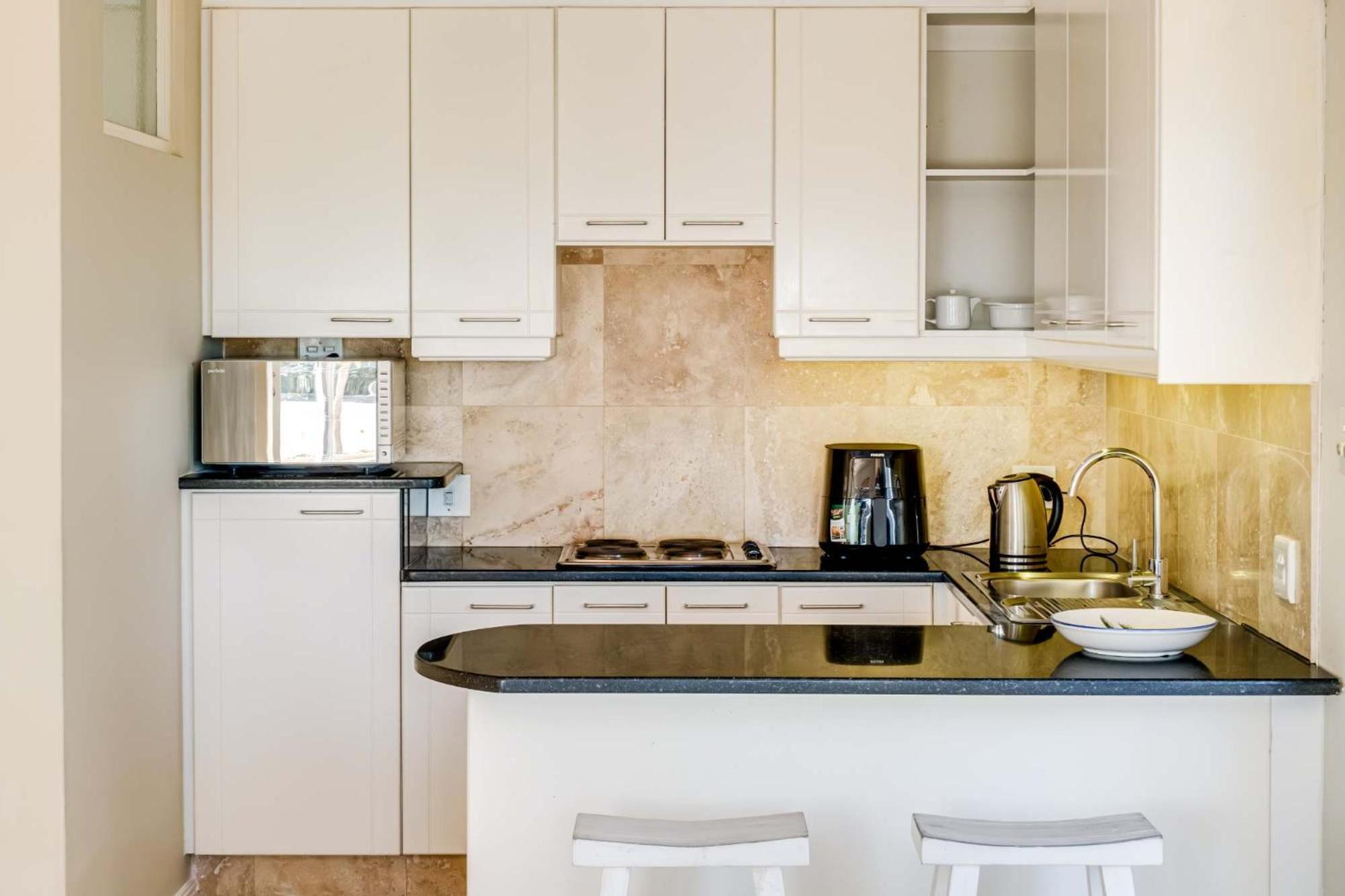 Charming 6-br Camps Bay 2 Pools And Sea Views Cape Town